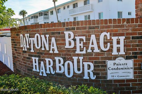 a33-3009 N Halifax Ave, Daytona Beach, FL, 32118-3186 | Card Image