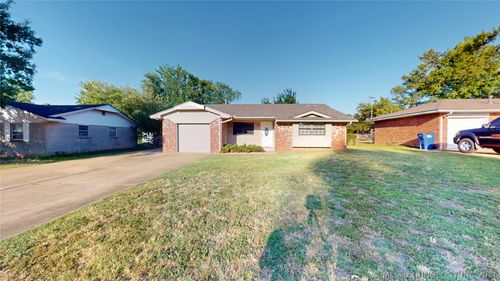 4403 N Chapman Ave, Shawnee, OK, 74804-1256 | Card Image