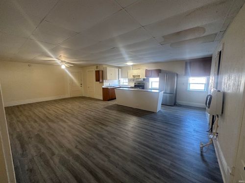apt-1-104 1/2 W Michigan St, Lagrange, IN, 46761-1864 | Card Image