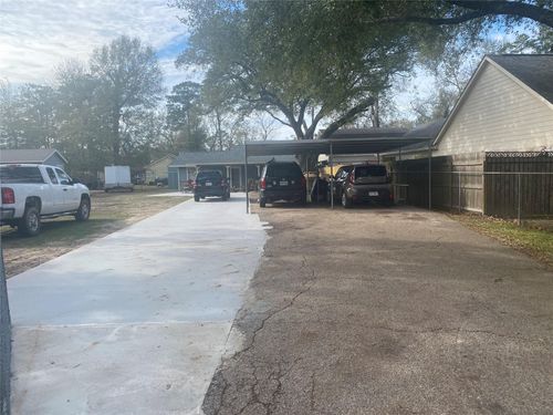 902 S Holly Ave, Cleveland, TX, 77327-5326 | Card Image