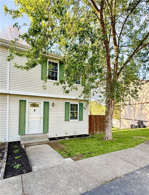 312 Parkwood Dr, Cranberry Twp, PA, 16066-6368 | Card Image