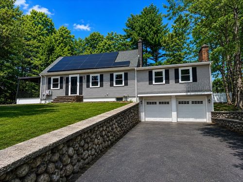 40 Neal St, Walpole, MA, 02081-4246 | Card Image