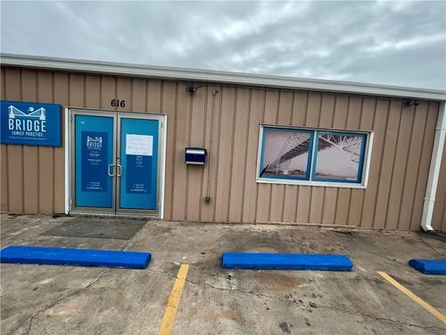 614 Elm St, Portland, TX, 78374-1714 | Card Image