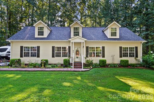 411 Alpine St, Kannapolis, NC, 28081-2345 | Card Image