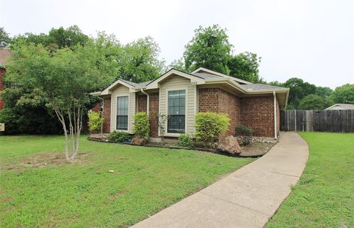1103 Hemlock Ct, Desoto, TX, 75115-4227 | Card Image