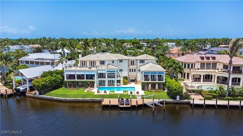 2001 4th St S, NAPLES, FL, 34102-7507 | Card Image