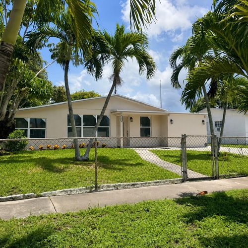 1321 W 3rd St, Riviera Beach, FL, 33404-7211 | Card Image