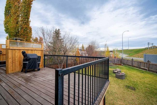 108 Valley Meadow Close Nw, Home with 5 bedrooms, 3 bathrooms and 2 parking in Calgary AB | Image 33