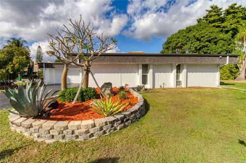 4806 Banyan Ln, Tamarac, FL, 33319-3504 | Card Image