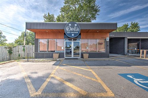 2229 E Huntsville Rd, Fayetteville, AR, 72701-7325 | Card Image