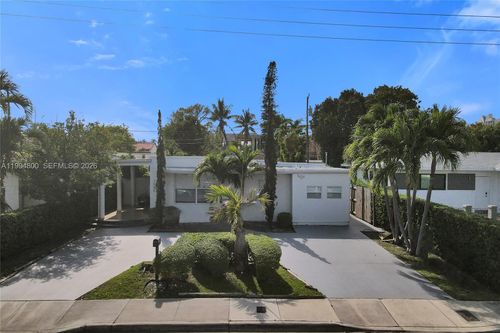 7544 Adventure Ave, North Bay Village, FL, 33141-4108 | Card Image