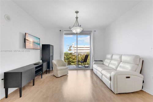 apt-710-3500 Coral Way, Miami, FL, 33145-3065 | Card Image