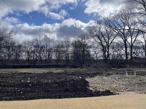 L25 S Pow Wow Trl, BELOIT, WI, 53511 | Card Image