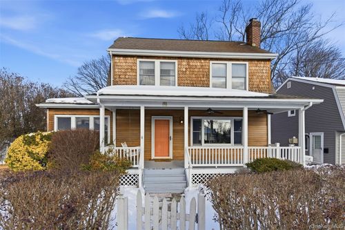 5 Fenwick St, Greenlawn, NY, 11740-1405 | Card Image