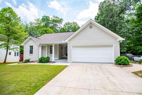 9691 Squirrel Wood Run, Douglasville, GA, 30135-2476 | Card Image