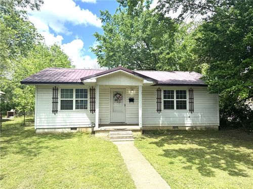 317 W Cedar St, Stilwell, OK, 74960-4223 | Card Image