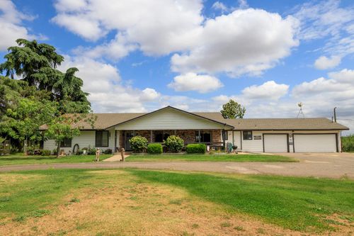 8925 E Monte Vista Ave, Denair, CA, 95316-9618 | Card Image