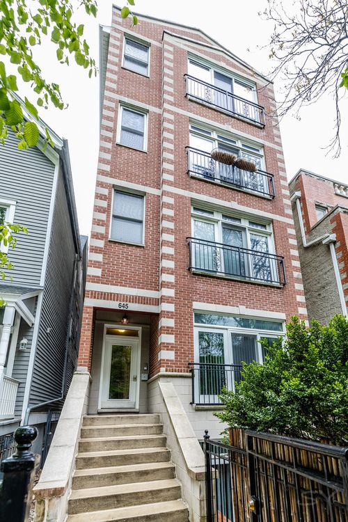 1-645 W Briar Pl, Chicago, IL, 60657-4983 | Card Image