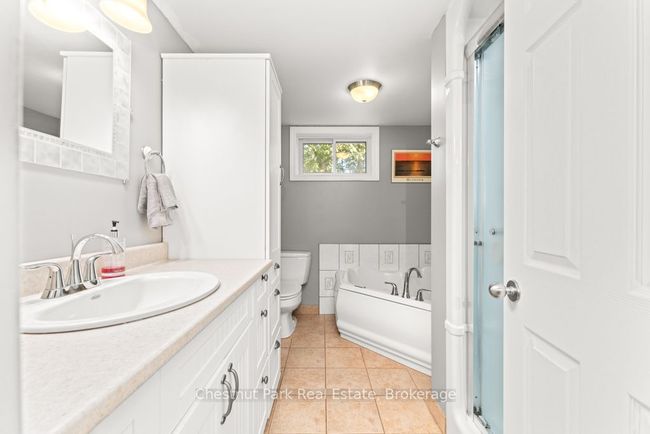 91 Santas Village Rd, House other with 4 bedrooms, 2 bathrooms and 7 parking in Bracebridge ON | Image 31