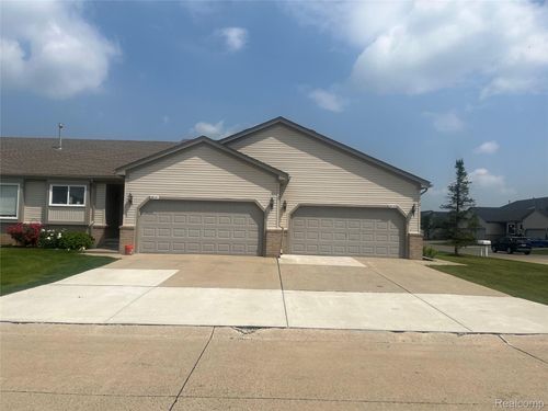 29155 Cherry Oak Dr, New Baltimore, MI, 48051 | Card Image