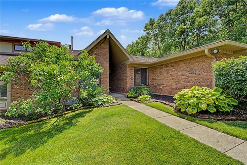 7053 Fallen Oak Trce, Centerville, OH, 45459-4857 | Card Image