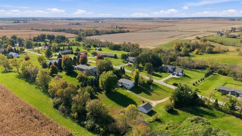 1611 High View Dr, Mount Vernon, IA, 52314-9740 | Card Image