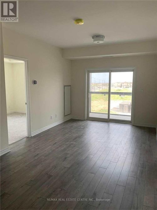311-200 Lagerfeld Dr, Brampton, ON, L7A5G5 | Card Image