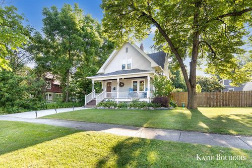 140 Monroe St, Rockford, MI, 49341-1232 | Card Image