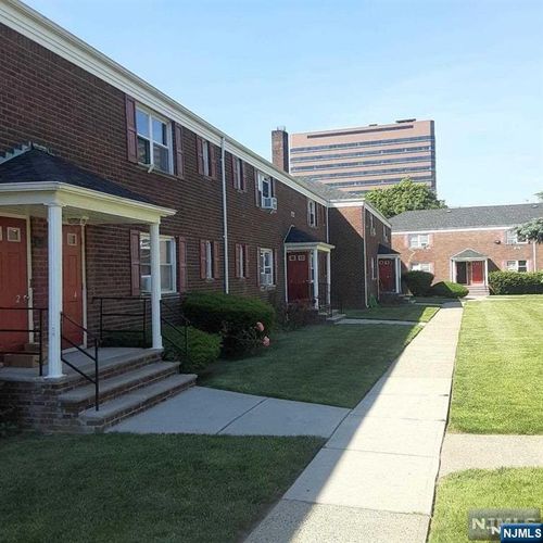 431 Main St, Fort Lee, NJ, 07024-2813 | Card Image