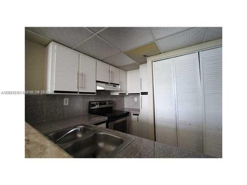 918-540 Brickell Key Dr, Miami, FL, 33131-2697 | Card Image