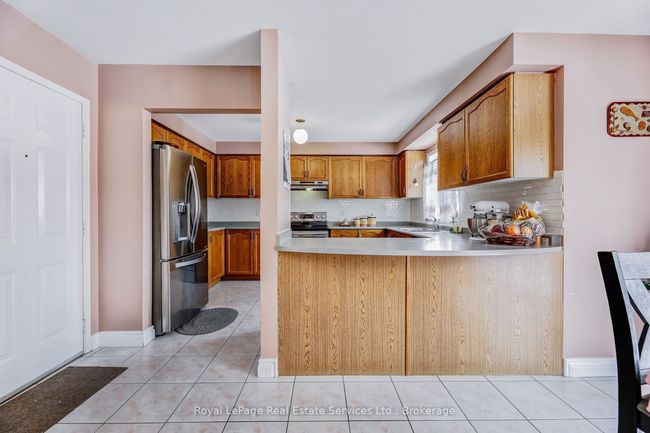 164 Dixon Dr, House other with 4 bedrooms, 3 bathrooms and 2 parking in Milton ON | Image 15
