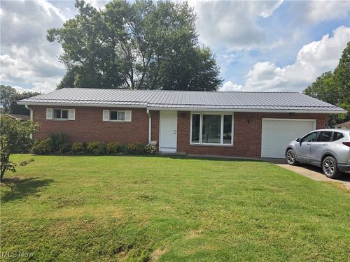 305 Summit Rd, Marietta, OH, 45750-8684 | Card Image