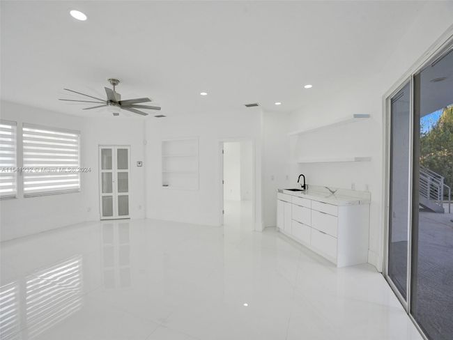 8845 Nw 18th St, House other with 5 bedrooms, 3 bathrooms and null parking in Coral Springs FL | Image 6