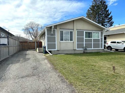 8019 20 A Street Se, Home with 3 bedrooms, 1 bathrooms and 2 parking in Calgary AB | Card Image