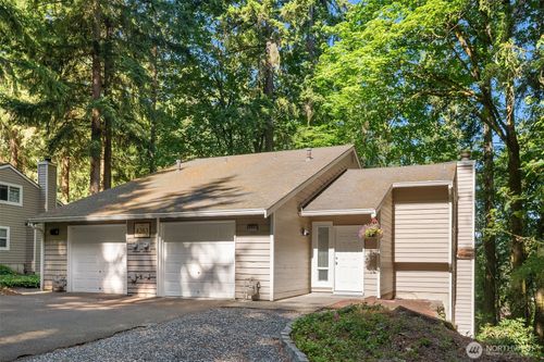 2b-4283 152nd Ct Se, Bellevue, WA, 98006-2542 | Card Image