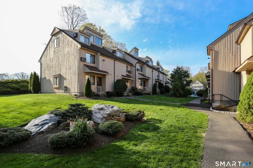 16-19 Woodway Rd, Stamford, CT, 06907-1460 | Card Image