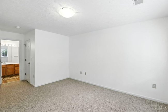 710 Carrington Pl, Condo with 2 bedrooms, 2 bathrooms and null parking in Loveland OH | Image 23