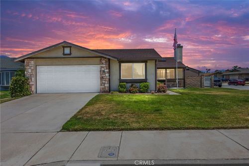 7571 Willow Way, Highland, CA, 92346-3833 | Card Image