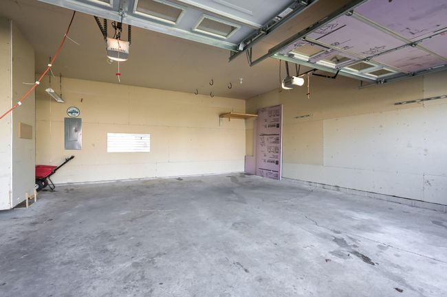 Garage | Image 25