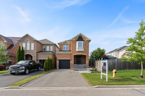 84 Bathgate Cres, Courtice, ON, L1E0B3 | Card Image