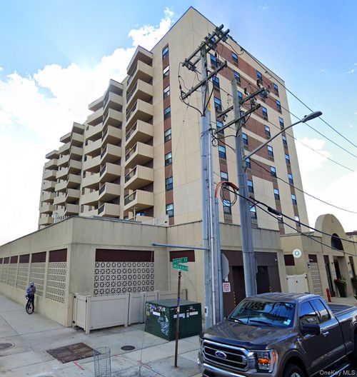 apt-9c-360 Shore Rd, Long Beach, NY, 11561-4377 | Card Image