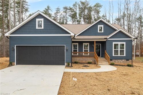 2816 Regal Rd, Reidsville, NC, 27320-8234 | Card Image