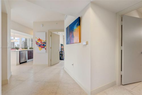 apt-610-20000 E Country Club Dr, Aventura, FL, 33180-3013 | Card Image