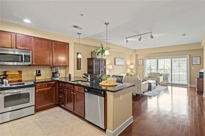 606 - 200 River Vista Drive, Condo with 1 bedrooms, 1 bathrooms and 2 parking in Atlanta GA | Image 2