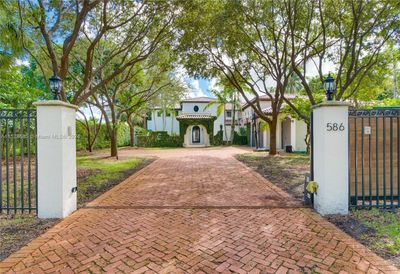 586 Sabal Palm Rd, House other with 7 bedrooms, 5 bathrooms and null parking in Miami FL | Image 3