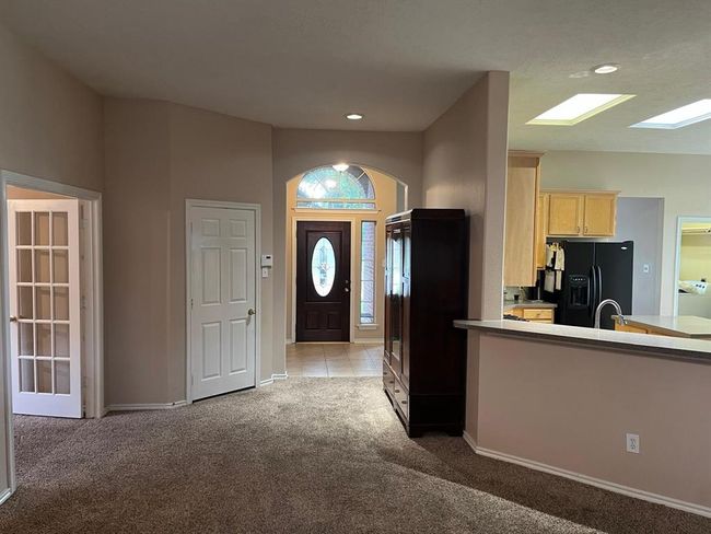 Open Floorplan. Great for entertaining! | Image 5