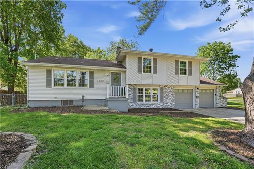 5107 N Highland Ave, Kansas City, MO, 64118-6050 | Card Image