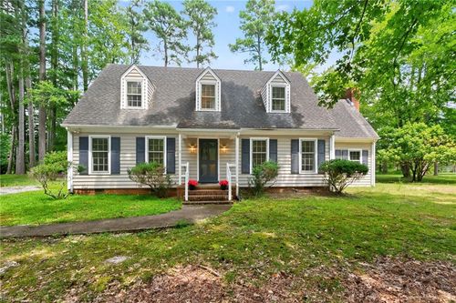 144 Beechwood Dr, Franklin, VA, 23851-1202 | Card Image