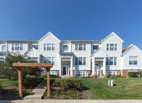 4584 Hogan Ln, Wadsworth, IL, 60083-8943 | Card Image