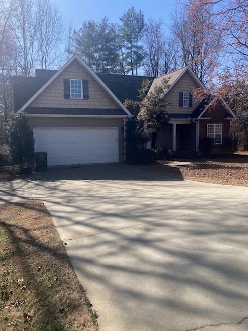 400 Pearle Dr, Easley, SC, 29642-2918 | Card Image